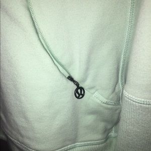 Lululemon size 4 green sweatshirt